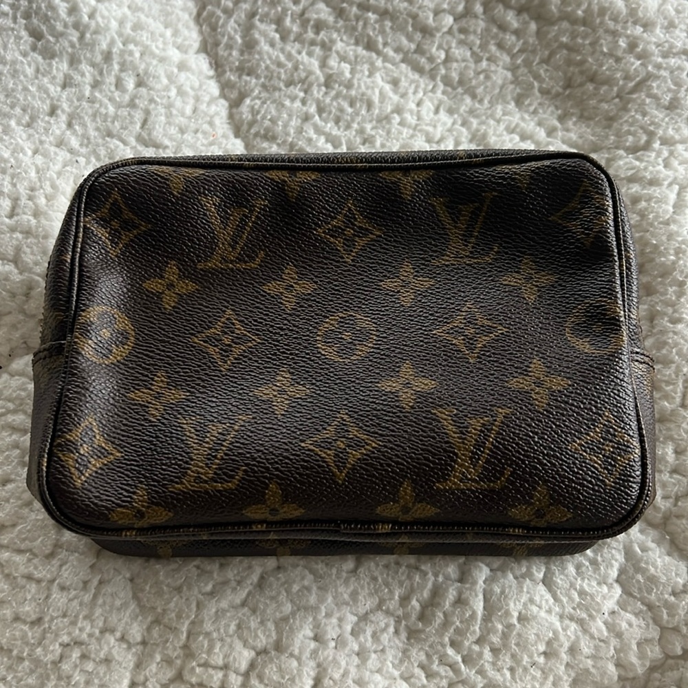 Louis Vuitton Toiletry Trousse 18